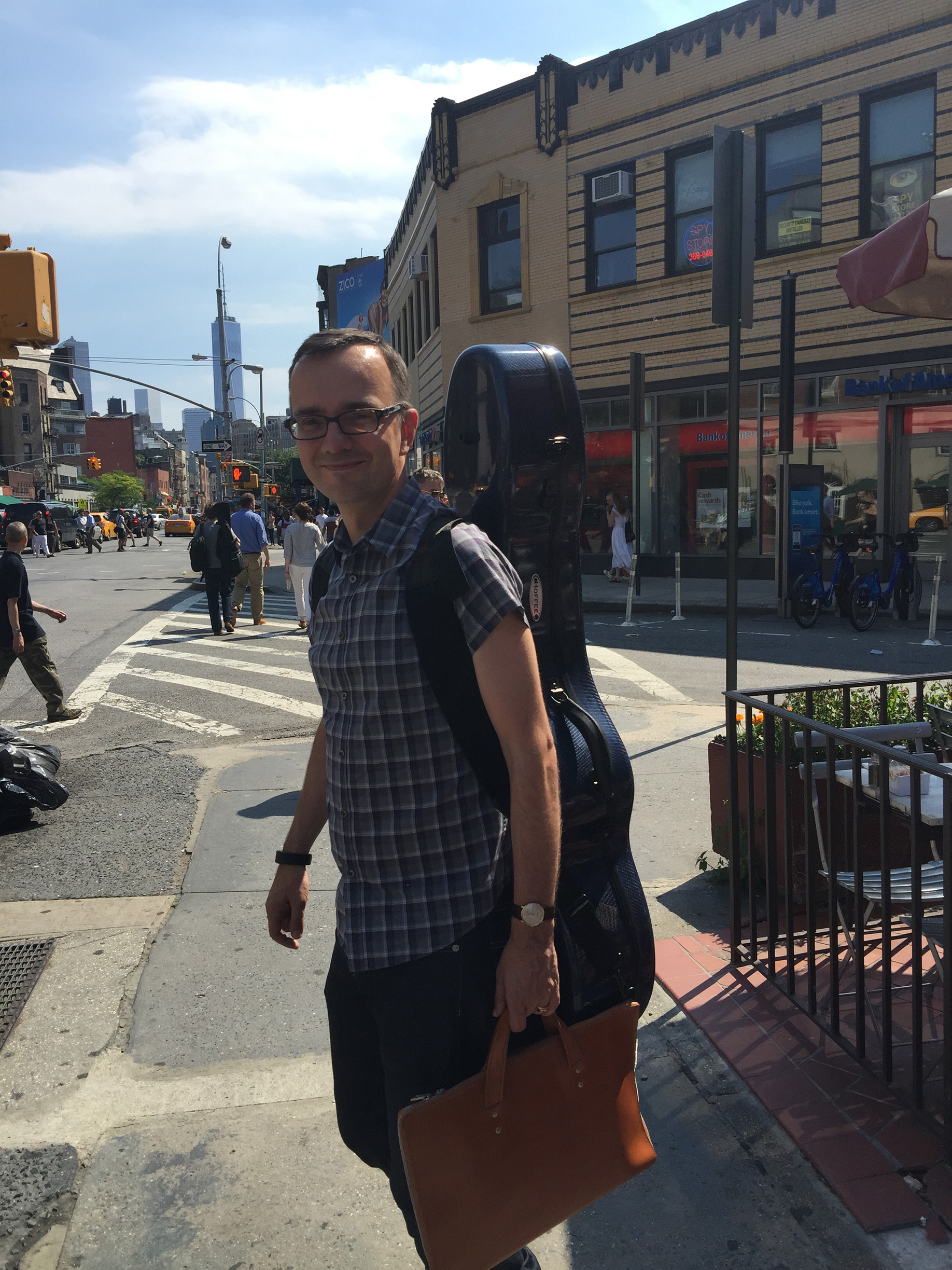 After playing Smalls with the New York Jazz Workshop, with my ES-175 and Hoffee case.
